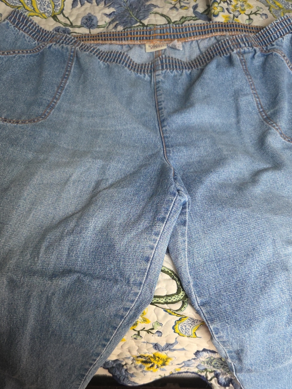 Classic Light Blue Women’s Jeggings with Elastic Waist. Size 24 WP. Like NEW